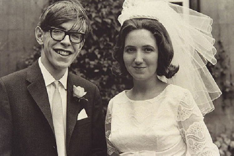  بیوگرافی  ,   SPACE ,   STEPHEN HAWKING